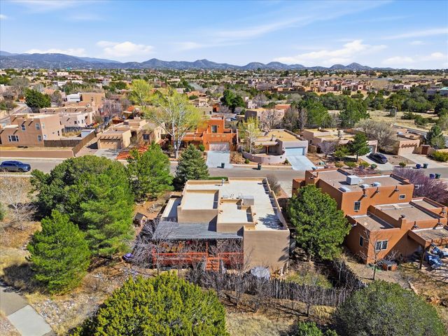 3108 Pueblo Sapawe, Santa Fe, NM 87507