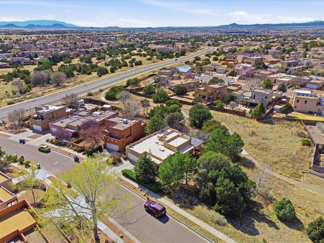 3108 Pueblo Sapawe, Santa Fe, NM 87507