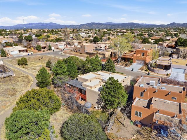 3108 Pueblo Sapawe, Santa Fe, NM 87507