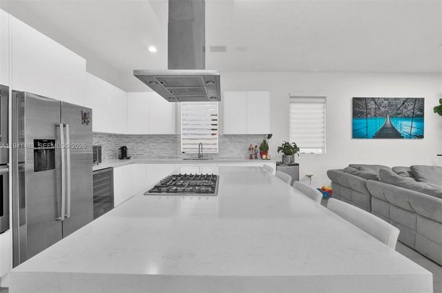 10055 NW 77th Street, Doral, FL 33178