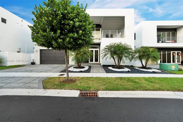 10055 NW 77th Street, Doral, FL 33178