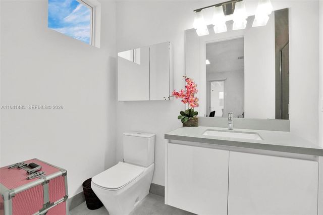 10055 NW 77th Street, Doral, FL 33178
