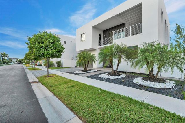 10055 NW 77th Street, Doral, FL 33178