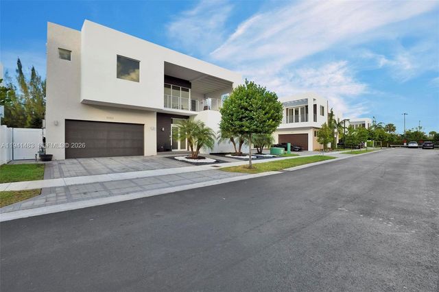 10055 NW 77th Street, Doral, FL 33178
