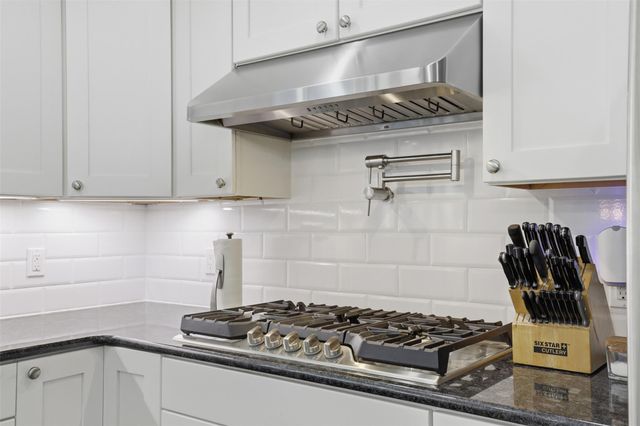 207 Cardinal LN, Cedar Park, TX 78613