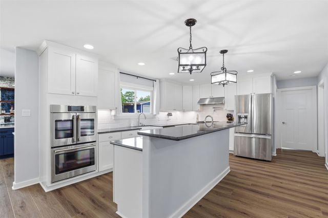 207 Cardinal LN, Cedar Park, TX 78613