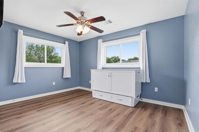 207 Cardinal LN, Cedar Park, TX 78613