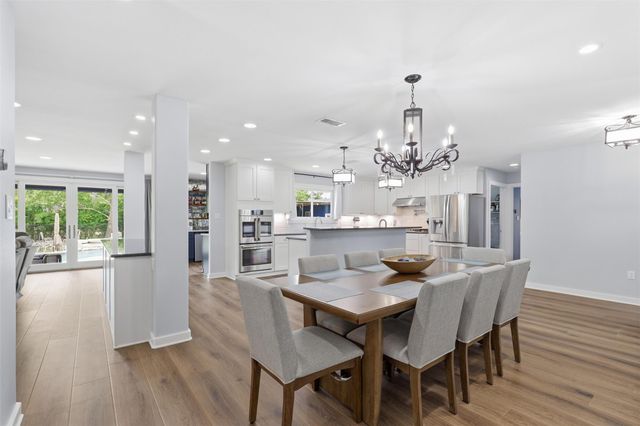 207 Cardinal LN, Cedar Park, TX 78613