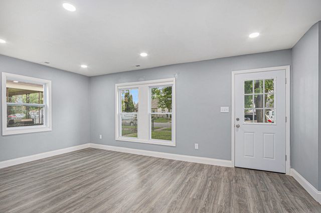 7527 Marshall Avenue, Hammond, IN 46323