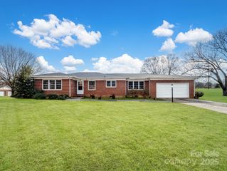 110 2nd Avenue NE, Catawba, NC 28609