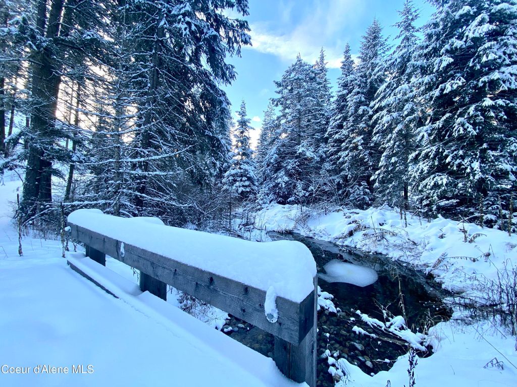 2304 S Blue Creek Road, Coeur d'Alene, ID 83814 photo 2