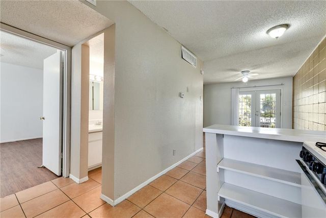 311 E 31st ST 305, Austin, TX 78705