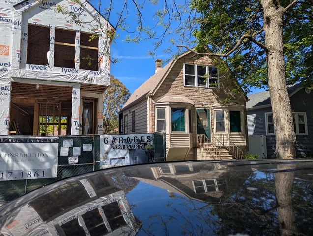 5018 W Winnemac Avenue, Chicago, IL 60630