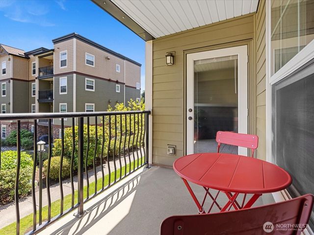 690 32nd Street #B205, Bellingham, WA 98225