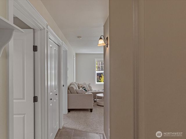 690 32nd Street #B205, Bellingham, WA 98225