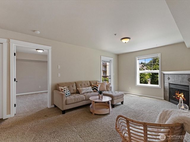 690 32nd Street #B205, Bellingham, WA 98225