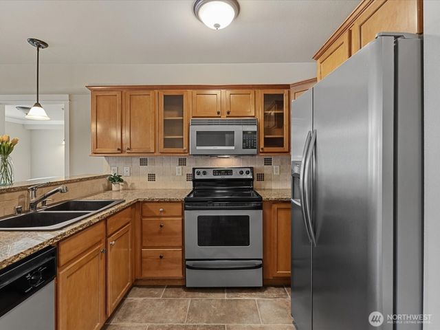 690 32nd Street #B205, Bellingham, WA 98225