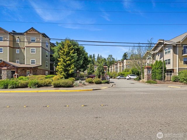 690 32nd Street #B205, Bellingham, WA 98225
