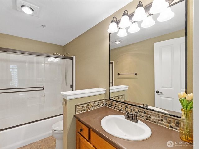 690 32nd Street #B205, Bellingham, WA 98225