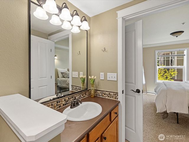 690 32nd Street #B205, Bellingham, WA 98225