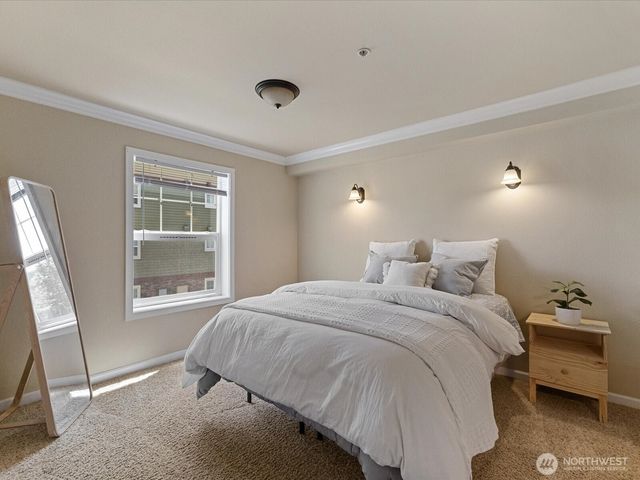 690 32nd Street #B205, Bellingham, WA 98225