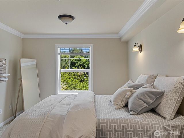 690 32nd Street #B205, Bellingham, WA 98225