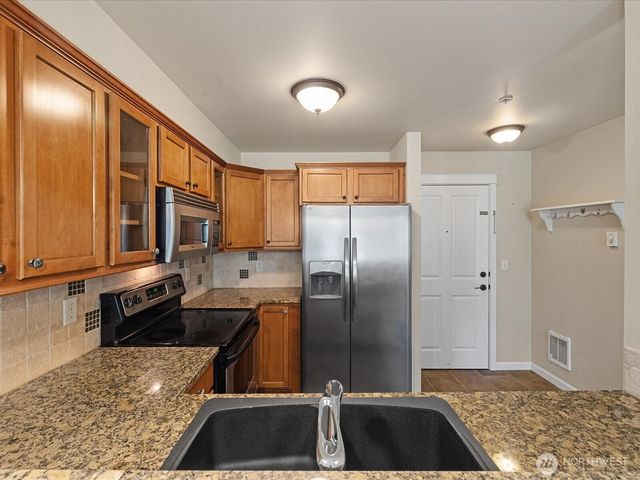 690 32nd Street #B205, Bellingham, WA 98225