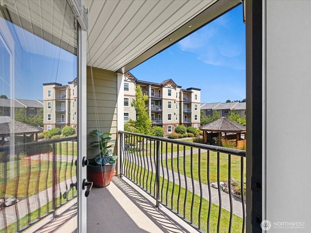 690 32nd Street #B205, Bellingham, WA 98225