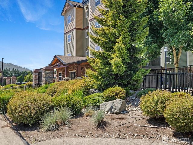 690 32nd Street #B205, Bellingham, WA 98225