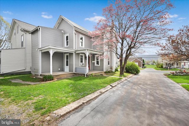 41 MEMORIAL BLVD, Newmanstown, PA 17073