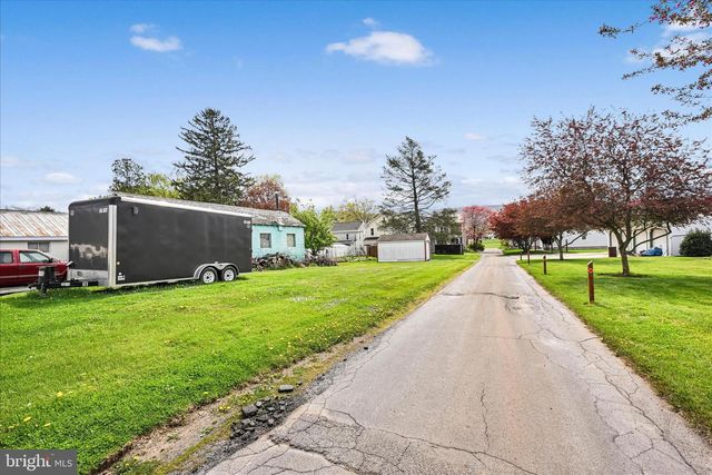 41 MEMORIAL BLVD, Newmanstown, PA 17073