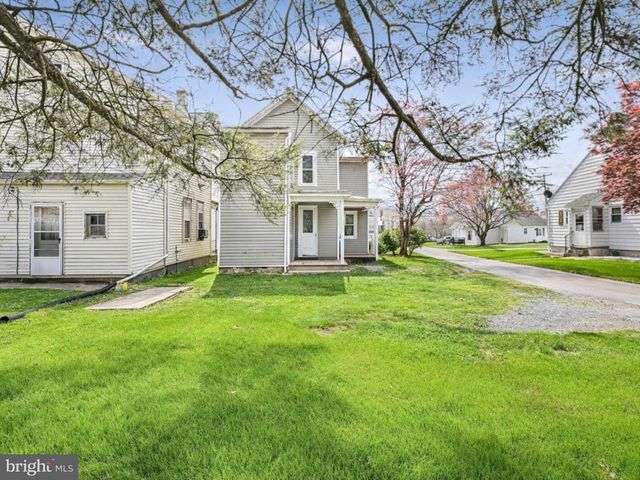 41 MEMORIAL BLVD, Newmanstown, PA 17073