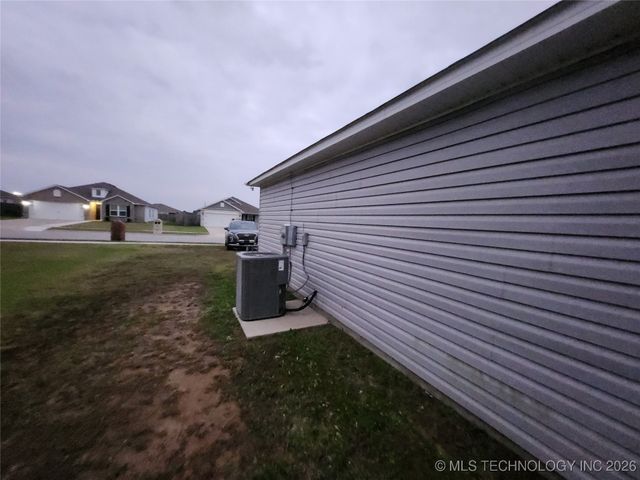 14306 N 73rd East Avenue, Collinsville, OK 74021