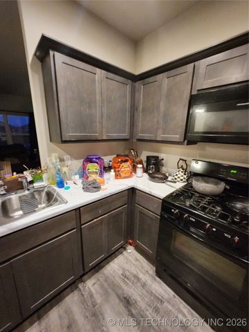 14306 N 73rd East Avenue, Collinsville, OK 74021