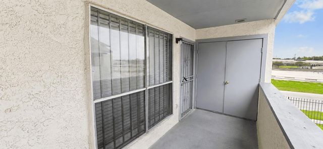 7313 Gulf Fwy Apt 907, Houston, TX 77017