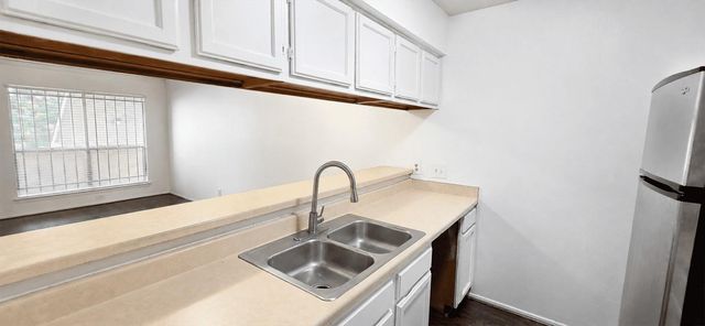 7313 Gulf Fwy Apt 907, Houston, TX 77017
