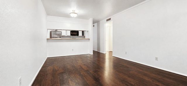 7313 Gulf Fwy Apt 907, Houston, TX 77017