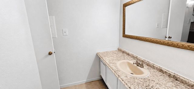 7313 Gulf Fwy Apt 907, Houston, TX 77017