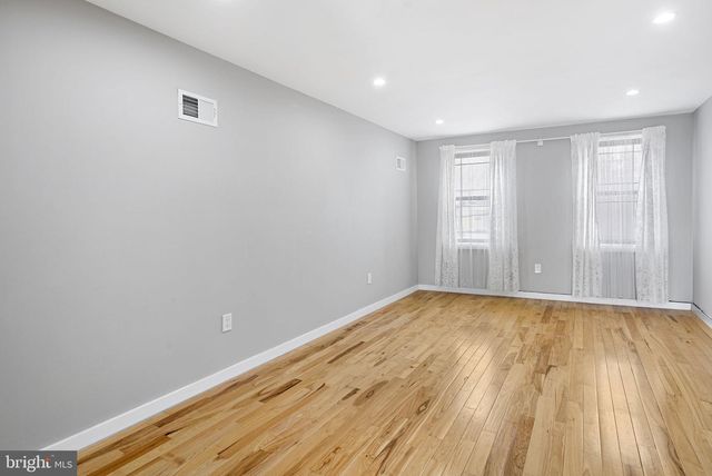 126 TASKER ST, Philadelphia, PA 19148