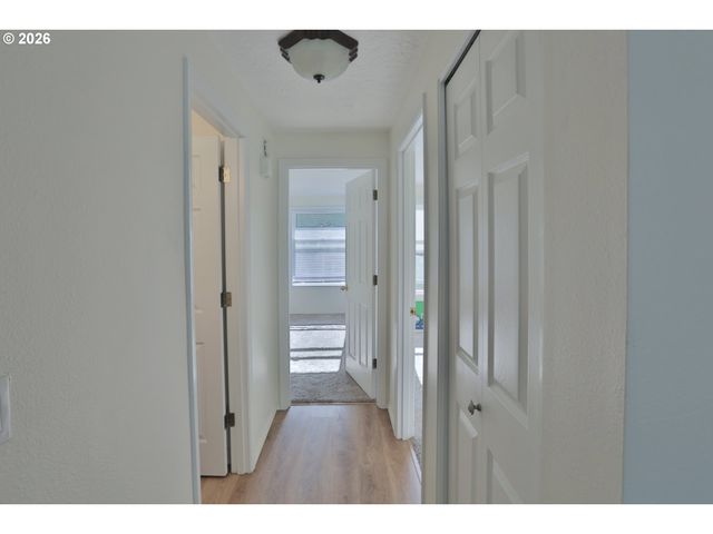 8324 Sw MOHAWK St Se, Tualatin, OR 97062