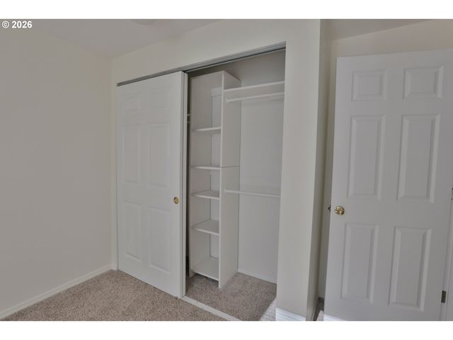 8324 Sw MOHAWK St Se, Tualatin, OR 97062