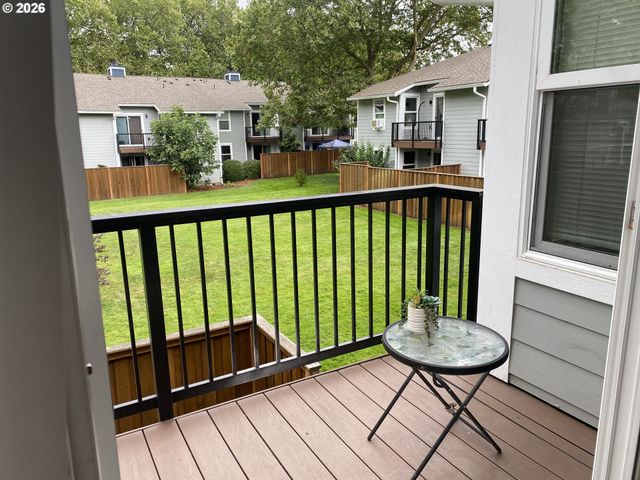 8324 Sw MOHAWK St Se, Tualatin, OR 97062
