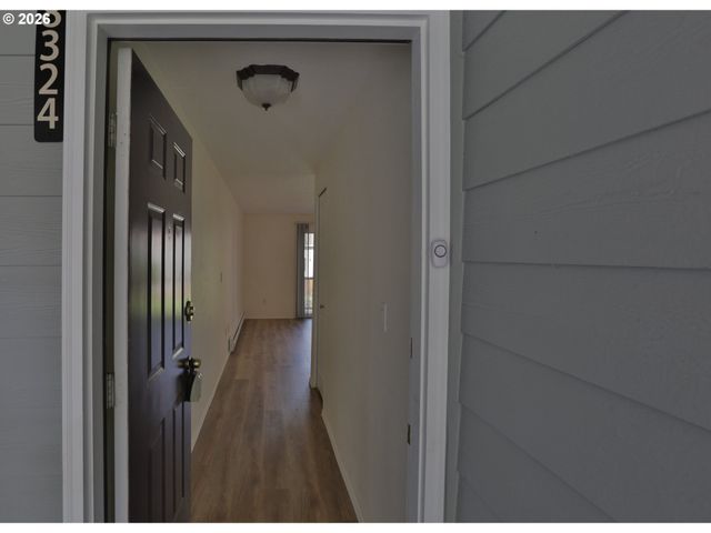 8324 Sw MOHAWK St Se, Tualatin, OR 97062