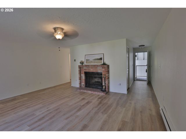 8324 Sw MOHAWK St Se, Tualatin, OR 97062