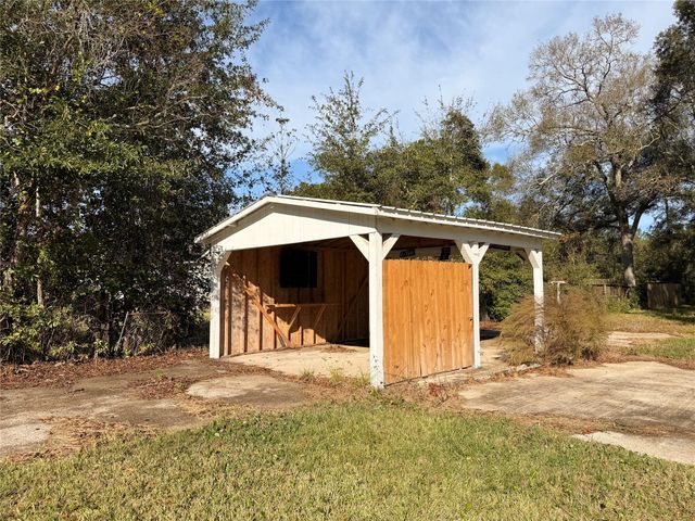 356 County Road 2321, Dayton, TX 77535