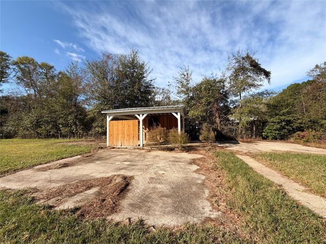 356 County Road 2321, Dayton, TX 77535