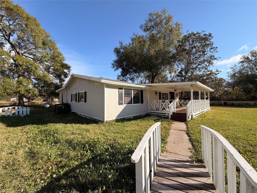 356 County Road 2321, Dayton, TX 77535