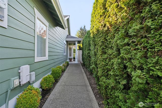 10700 SE 260th Street #A104, Kent, WA 98030