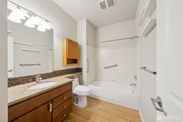 10700 SE 260th Street #A104, Kent, WA 98030