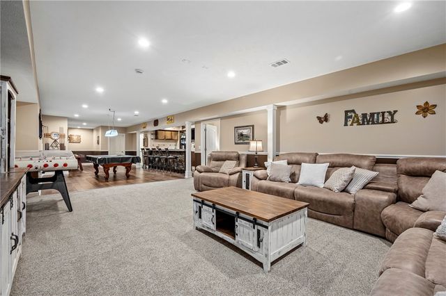 126 Lipinwood Drive, Chippewa Twp, PA 15010